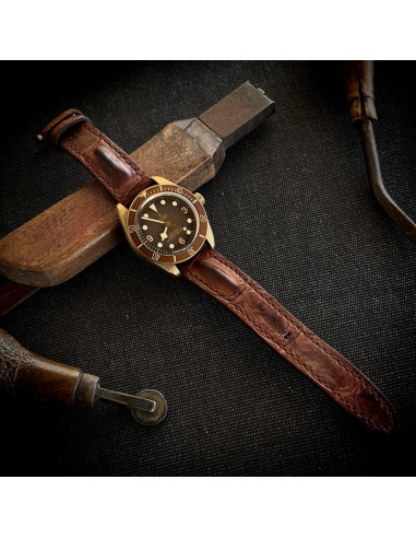 Cognac Hornback with Tudor