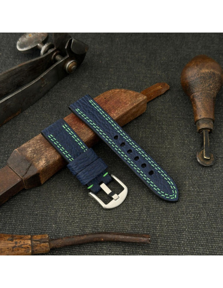 Tiburón Azul Oscuro Hilo verde intenso