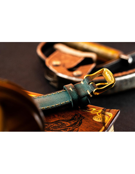 Vintage Emerald Green Patina Beige Thread